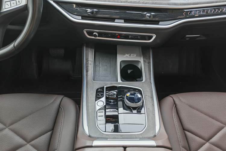 Used BMW X5 2023 xDrive 30Li Luxury M Sport Package
