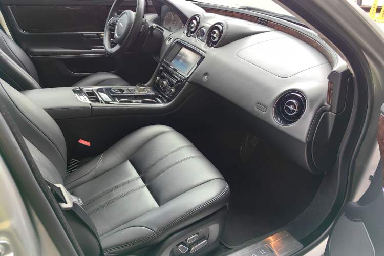 Used Jaguar XJ 2012 XJL 3.0 Panoramic Business Edition