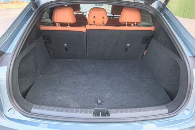 Used ONVO L60 2024 60 kWh Rear-Drive Version
