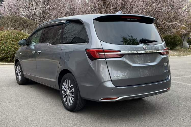 Used Buick GL8 2021 Land Cruiser Executive Class 652T Luxury Model