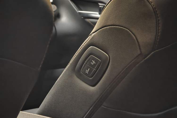 Used Toyota Camry 2021 2.0G Luxury Edition