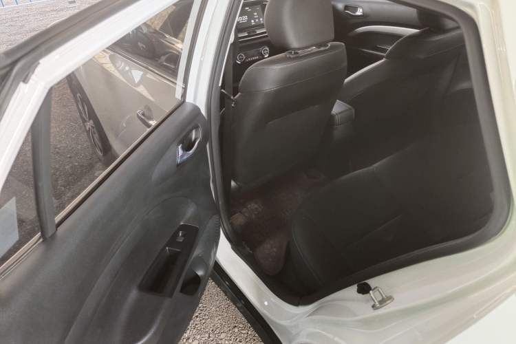 Used Kia kx1 Stonic 2021 1.4L CVT Sunroof Model
