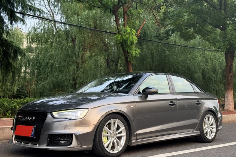 Used Audi A3 2014 Limousine 40 TFSI S line Comfort Model