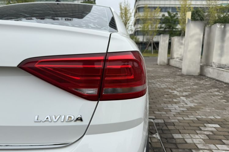 Used Volkswagen Lavida 2017 1.6L Automatic Comfort Edition