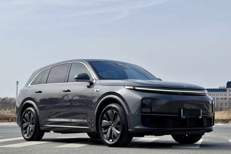 Used Li Auto L7 2023 Pro Model Exterior 4