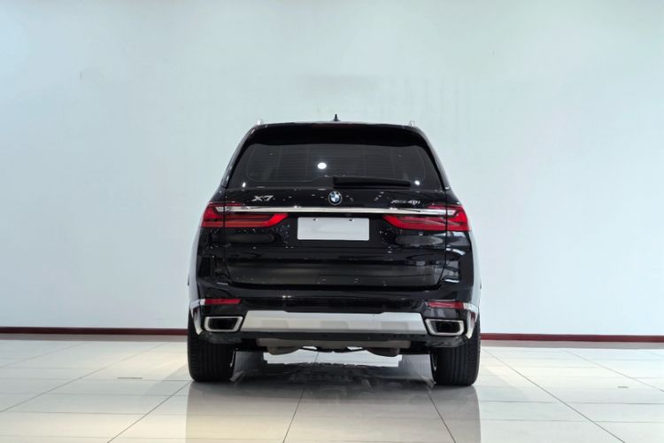 Used BMW X7 2022 xDrive40i Luxury Package with Leading Features