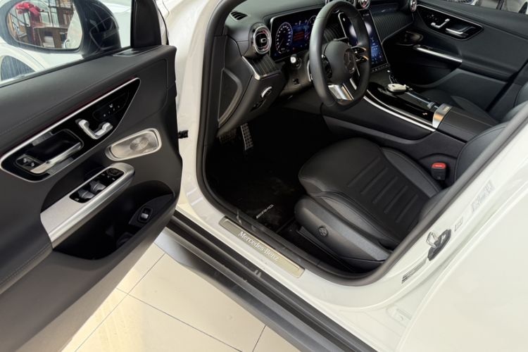 Used Mercedes-Benz GLC Coupe 2024 GLC 300 4MATIC Coupe SUV
