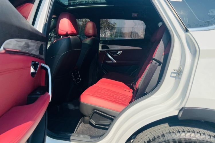 Used JETOUR X70 PLUS 2023 1.5T DCT Brave PLUS 5-Seater
