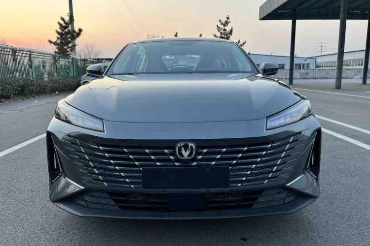 Used Changan Eado PHEV 2025 Smart New Blue Whale 145KM High-Energy Edition