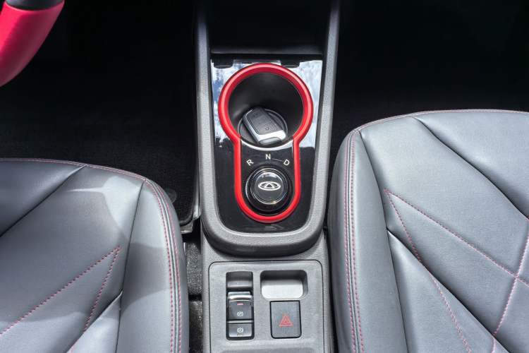 Used Chery Little Ant 2022 Revised Version Sweet Pink Edition Half-Sugar Version Lithium Iron Phosphate 30.7 kWh 30 kW 301 km