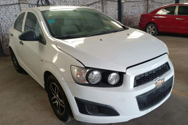 Used Chevrolet Aveo Sonic 2011 Sedan 1.4L MT SL