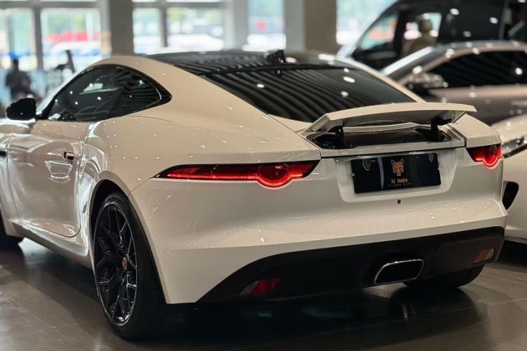 Used Jaguar F-TYPE 2019 2.0T Hardtop Version
