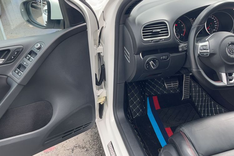 Used Volkswagen Golf GTI 2012 2.0 TSI GTI Interior 2