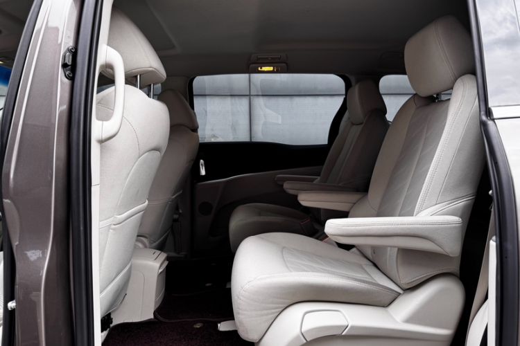 Used Buick GL8 2023 Land Executive Class Comfort Model