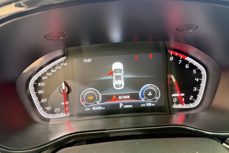 Used CHANGAN CS85 COUPE 2019 1.5T DCT Version China VI Standard Odometer Close Up