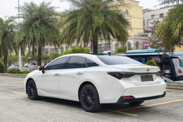 Used Toyota Avalon 2019 Dual-Engine 2.5L XLE Prestige Version China VI Standard
