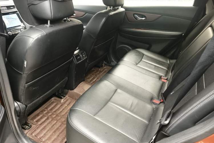 Used Nissan X-Trail 2015 2.0L CVT Comfort MAX Edition 2WD