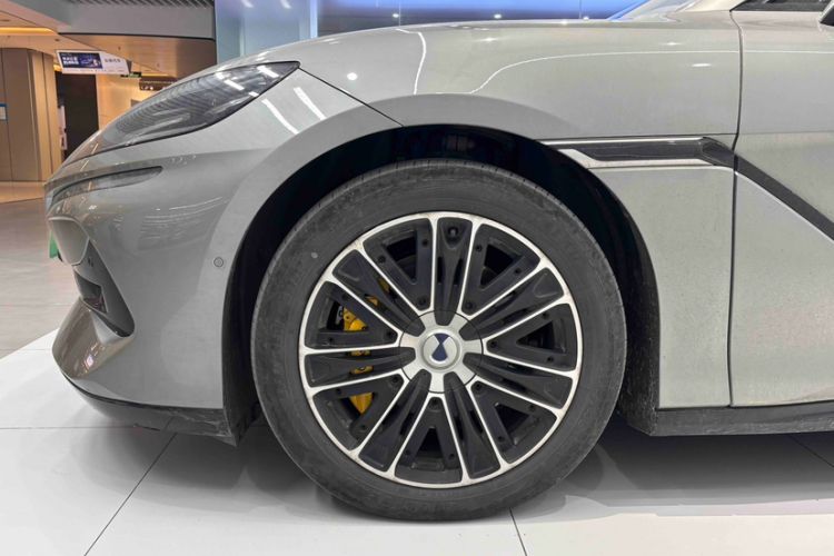 Used Denza Z9GT 2024 1100 Four-Wheel Drive Max Edition