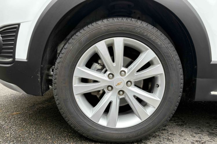 Used Chevrolet Captiva 2015 2.4L 4x4 Flagship Edition 7-Seater
