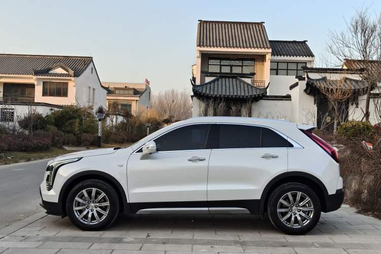 Used Cadillac XT4 2020 28T Two-Wheel-Drive Leading Version