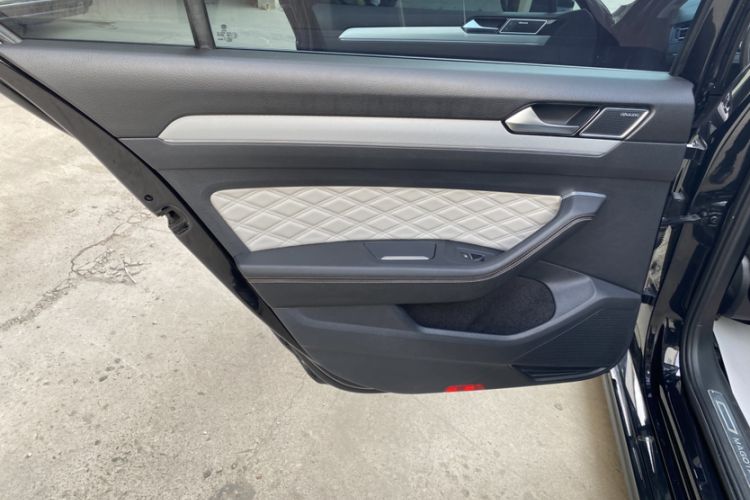 Used Volkswagen Magotan 2023 2 Million Units Limited Edition 330TSI DSG Leading Version Interior 6