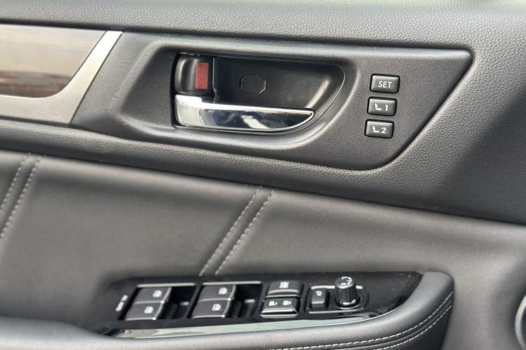 Used Subaru Outback 2017 2.5i Luxury Navigation Edition with EyeSight
