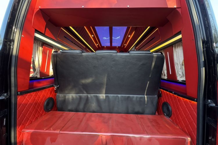 Used Ford Transit Custom 2016 2.2T Long-Wheelbase 6-Seater High-Roof Multi-Purpose Vehicle
