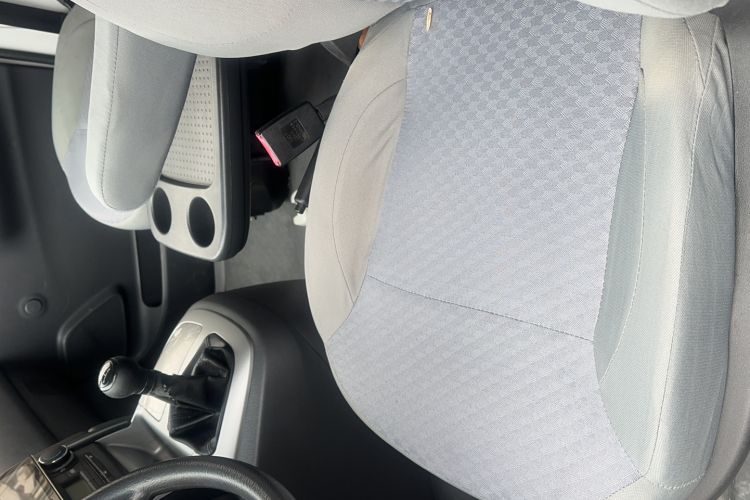 Used Jinbei Express 2020 2.0L Upgraded Version China VI Standard 6-Seater 1TZS