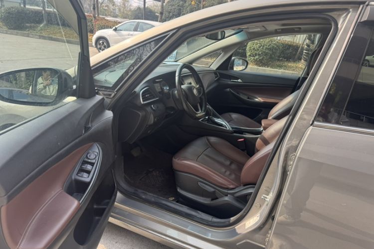 Used Buick GL6 2018 18T 6-Seater Prestige Model
