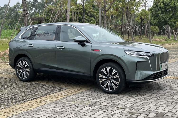 Used Hongqi HS6 PHEV 2026 220 All-Wheel Drive Smart Hybrid Version Exterior 2