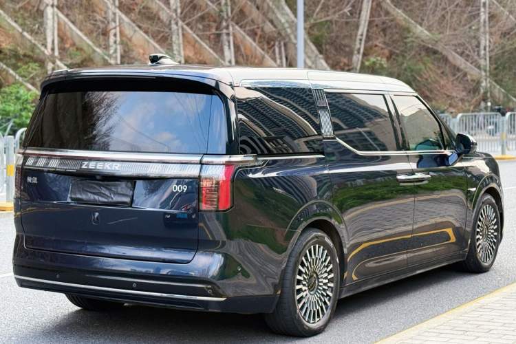 Used Zeekr 009 2022 WE Edition Exterior 5