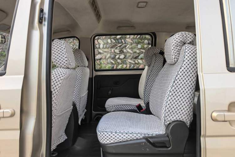 Used Wuling Rongguang V 2016 1.2L Standard Version
