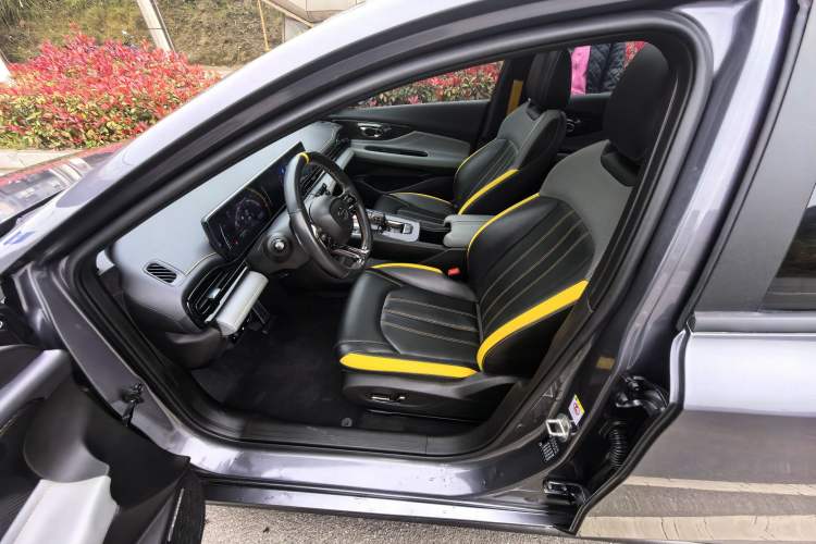 Used GAC Trumpchi EMPOW 2021 270T DCT J15 Version Left Front Seat