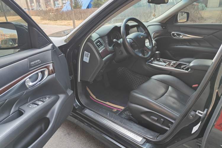 Used Infiniti Q70 2013 Q70L 2.5L Elegance Edition Interior 6