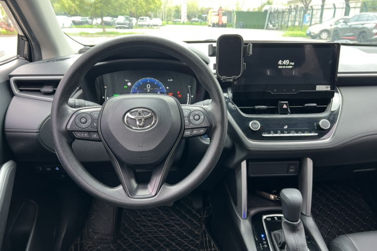 Used Toyota Corolla Cross 2023 Dual-Motor 2.0L Pioneer Edition Interior 7