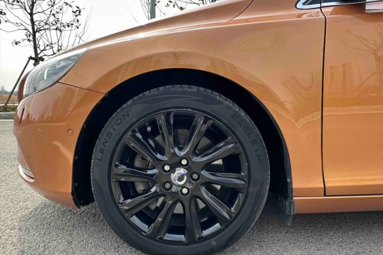 Used Volvo V40 2014 2.0T Zhiya Edition