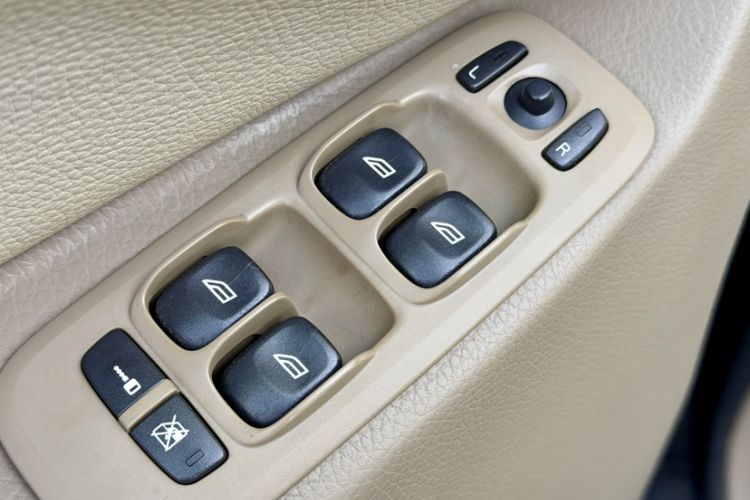 Used Volvo XC Classic 2014 T5 Luxury Edition
