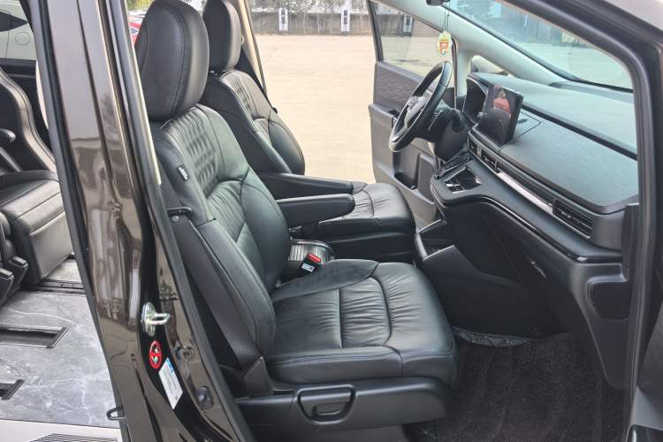 Used Honda Elysion 2024 2.0L eHEV Luxury Edition