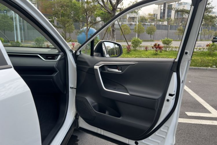 Used Toyota Wildlander 2023 2.0L CVT Four-Wheel Drive Luxury PLUS Edition