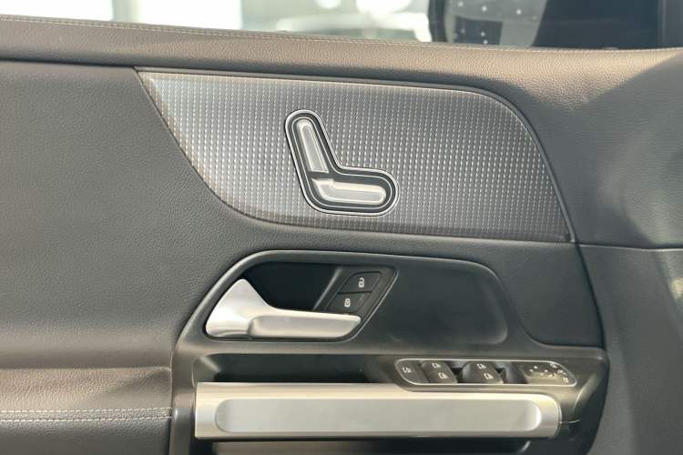 Used Mercedes-Benz GLB 2021 GLB 200 Dynamic Edition Interior 5