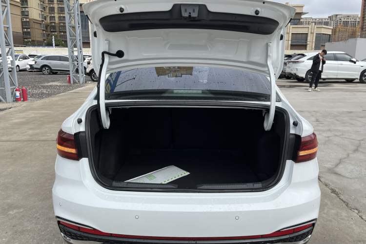 Used Volkswagen Lavida 2023 Revised Version 1.5L Automatic Starry Sky Edition – 5 Million Units