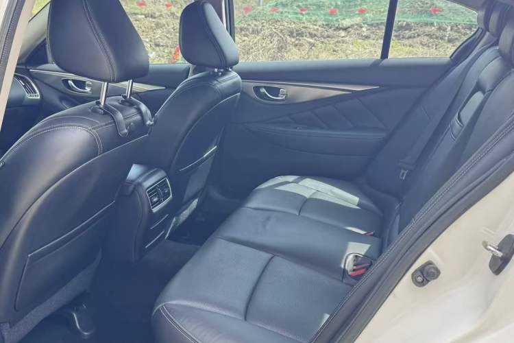 Used Infiniti Q50L 2016 2.0T Enjoyment Edition Interior 5