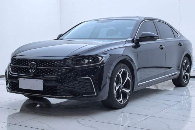 Used Volkswagen Passat 2023 Revised 330TSI Starry Elite Edition Front Left 45 Deg