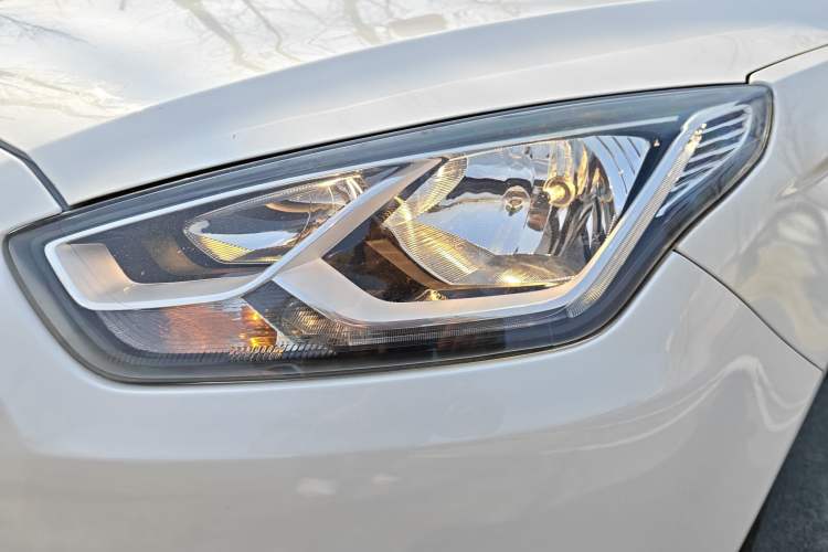 Used Ford Escort 2015 1.5L Automatic Fashion Model
