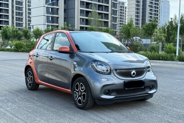 Used smart forfour 2016 0.9T 66 kW Pioneer Edition
