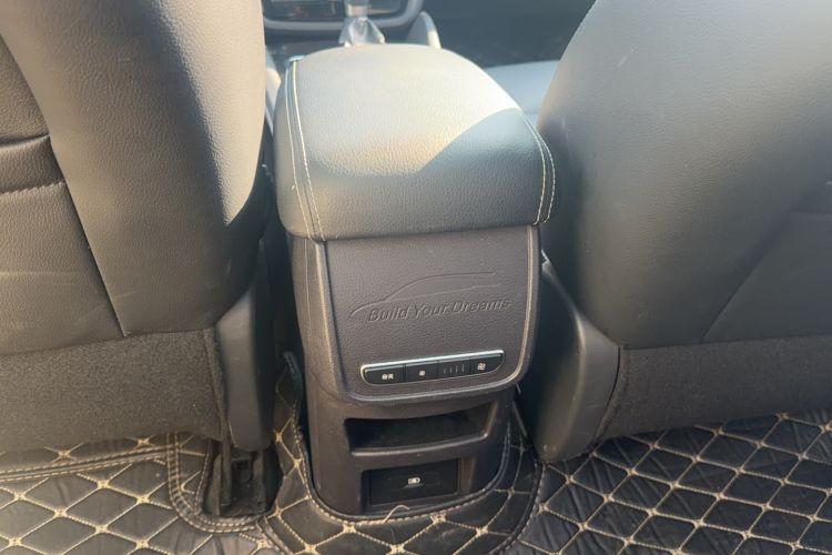 Used BYD Song MAX 2018 1.5T Automatic Smart Connect Elite Model with 6 Seats
