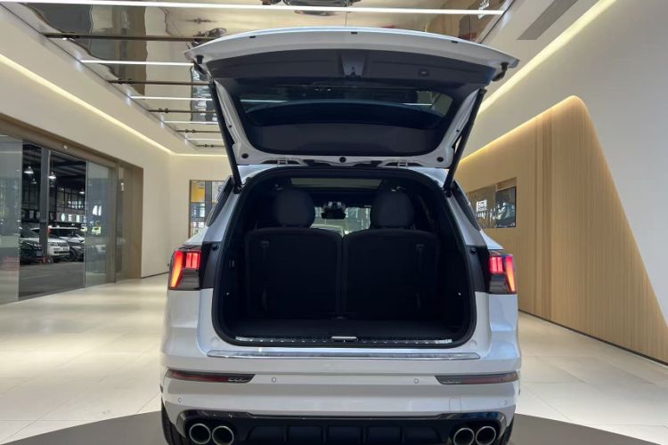 Used Lynk & Co 09 2021 2.0T Halo Six-Seater