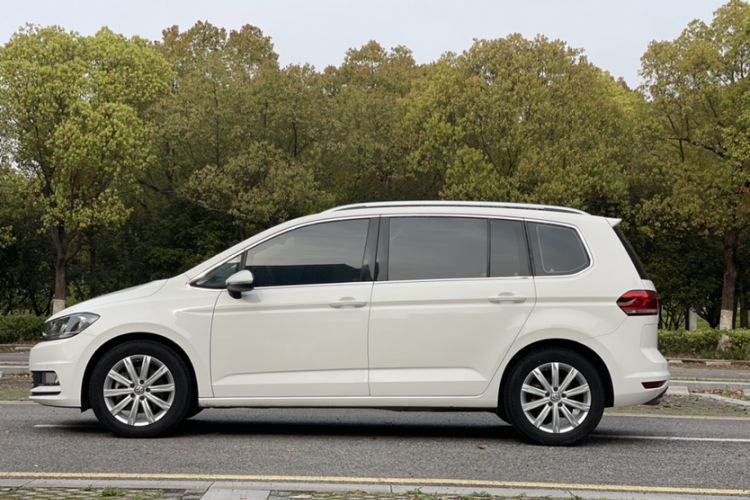 Used Volkswagen Touran 2021 Touran L 280TSI DSG Comfort Edition 7 Seats Exterior 6