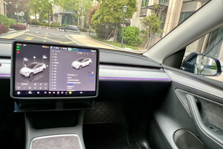 Used Tesla Model Y 2023 Rear-Wheel-Drive Version Interior 6