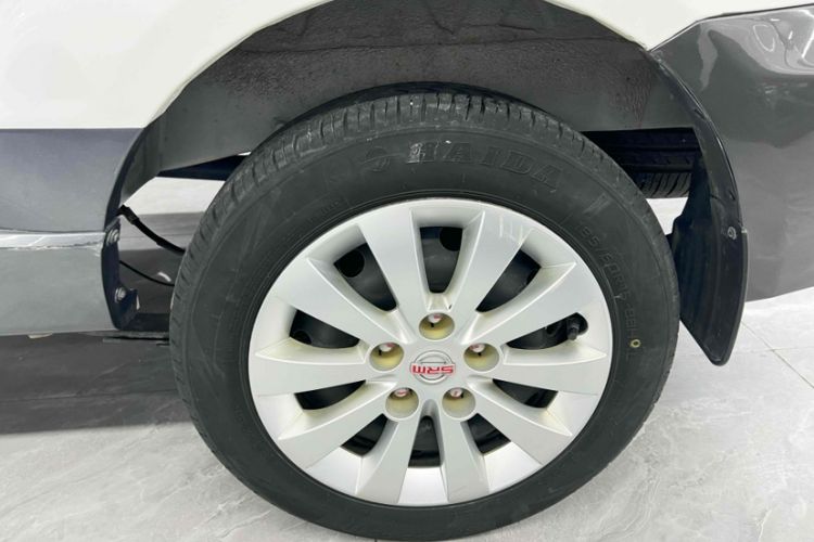 Used Jinbei Gold Hiace M Classic 2022 Panda Edition 1.5L Engineering Lion Passenger Van 6 Seats